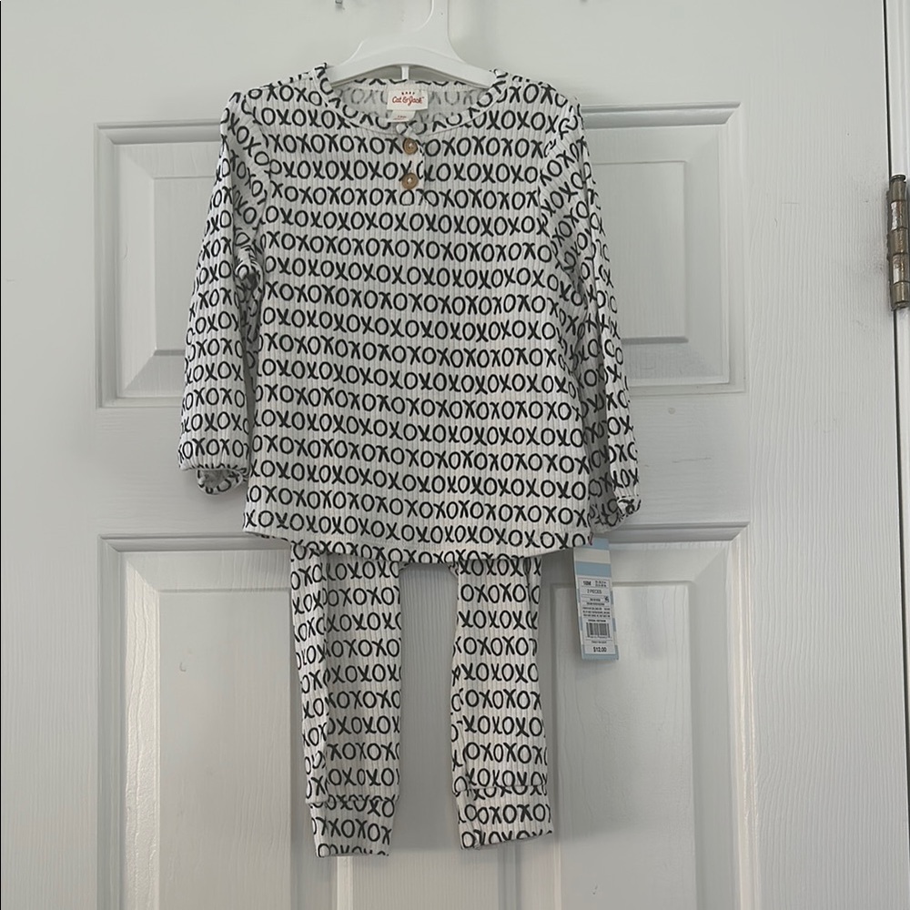 Cat & Jack Black and White Pajama Set